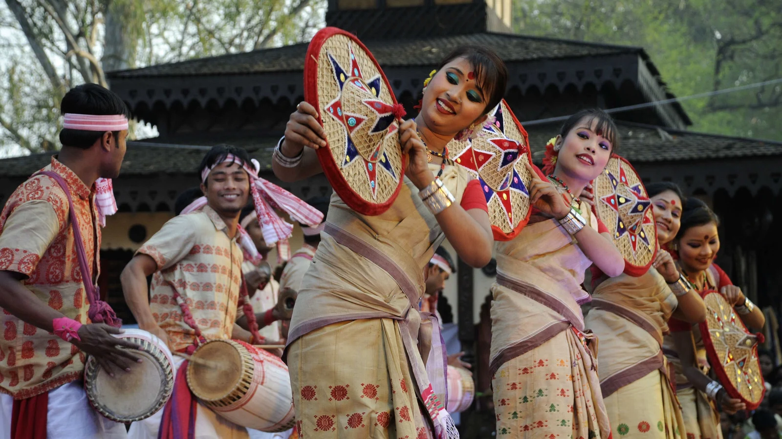 BOHAG BIHU FESTIVAL 2023: ASSAMESE FESTIVE NEW YEAR CELEBRATION BOHAG BIHU FESTIVAL 2023: ASSAMESE FESTIVE NEW YEAR CELEBRATION
